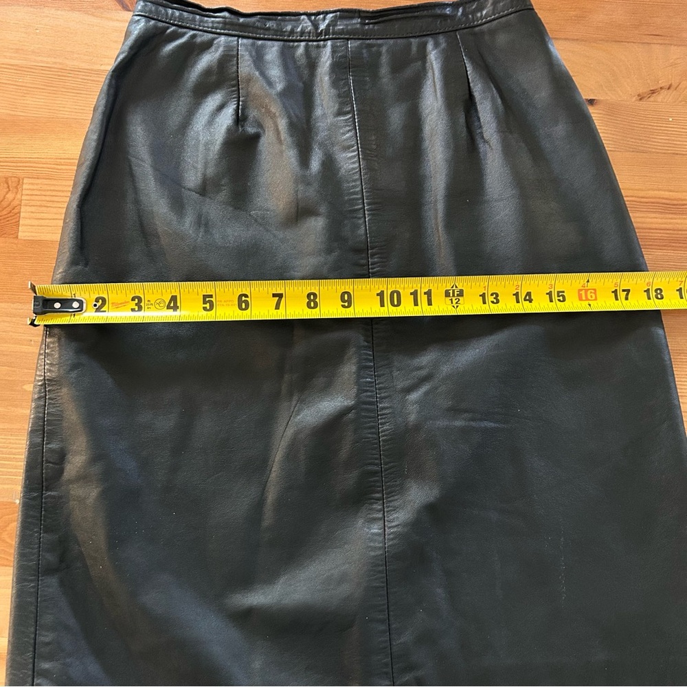 Vintage Rene Derval Black Leather Skirt, Made in USA, XS - Picture 6 of 6